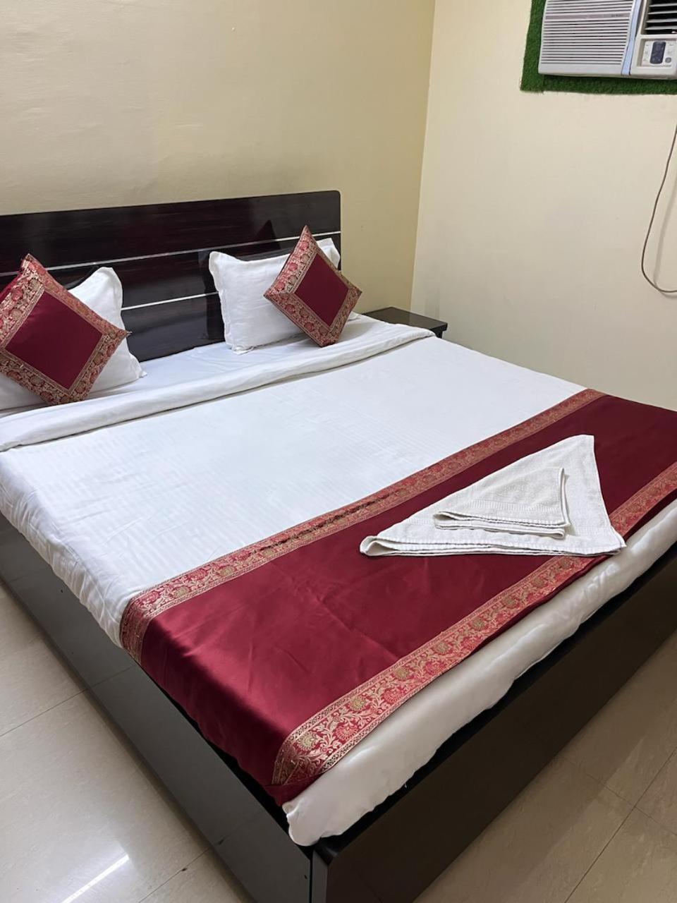 Villa Lavish Living Varanasi Exterior foto